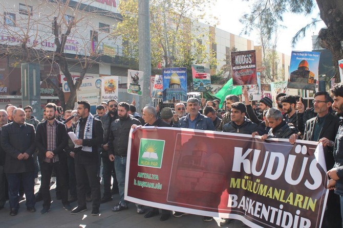 Antalya’da 'Yüzyılın İhaneti' tel'in edildi