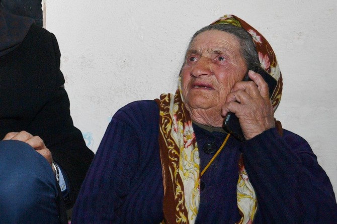 Depremde evi yıkılan Cemile teyzenin dramı yürek burkuyor