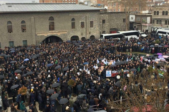 Reactions against Trump's plan in southeastern Turkey