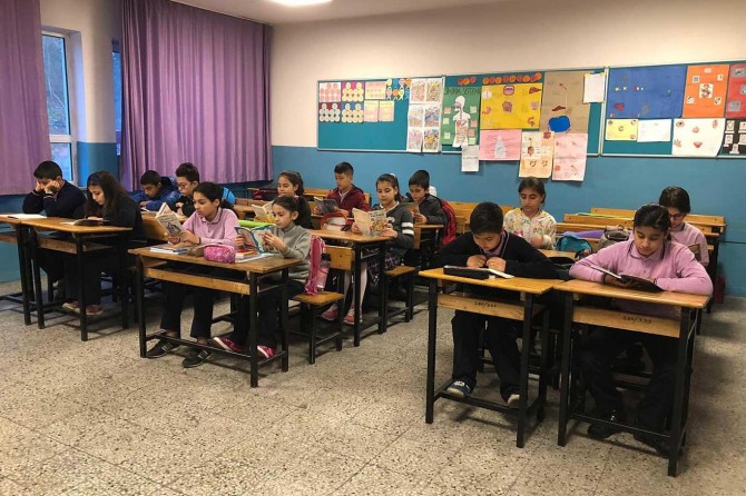 İstanbul'daki depremden etkilenen 8 okul yıkılacak