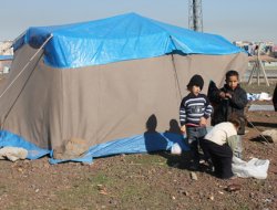 Suriyeli Mülteciler Yardım Bekliyor Video