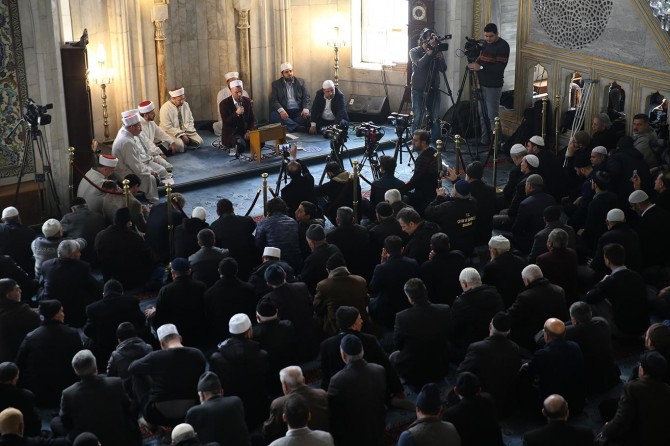 Depremde hayatını kaybedenler için Kur'an-ı Kerim ve Mevlid-i Şerif okundu