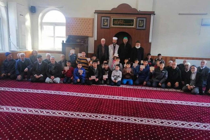 Türkiye genelinde "Camiye koşuyoruz namazla buluşuyoruz" projesi hayata geçirildi