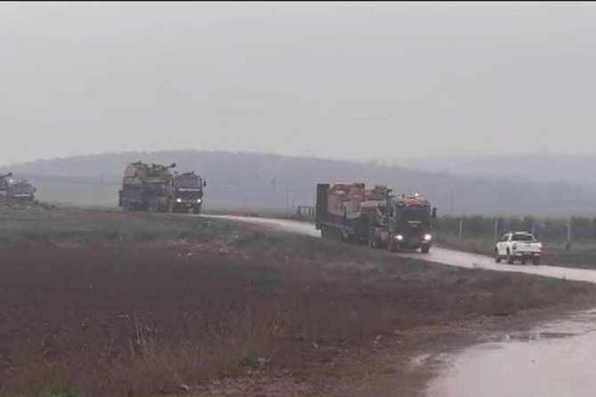 Suriye sınırına askeri sevkiyat sürüyor