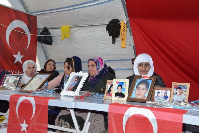 Evlat nöbetindeki ailelerin umutlu bekleyişi 156'ncı gününde