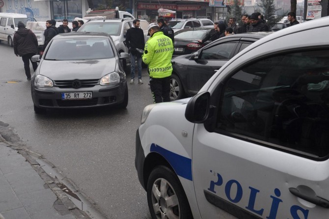 Polislerin şüphelenip durdurduğu araç çalıntı çıktı