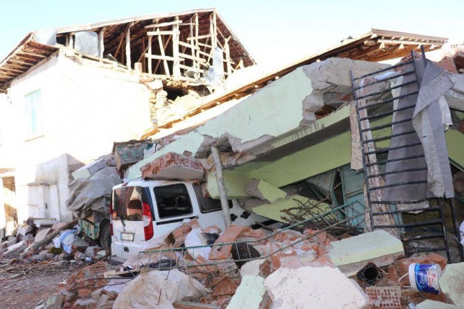 Malatya'nın 3 ilçesinde deprem nedeniyle yarıyıl tatili bir hafta daha uzatıldı