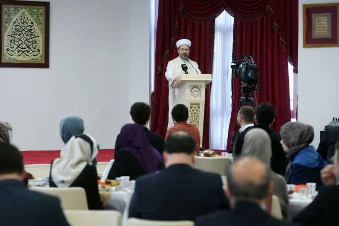 ​Erbaş: "Din hizmetinin yolu doğru dini bilgiden geçiyor"