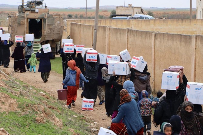Resulayn ve Tel Abyad'da insani yardımlar devam ediyor