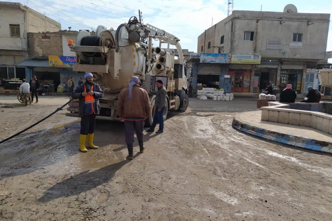 Tel Abyad şehir merkezinde temizlik çalışmaları başladı