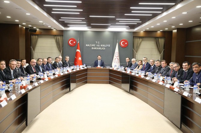 Hazine ve Maliye Bakanı Albayrak, sigortacılık sektörü temsilcileriyle bir araya geldi