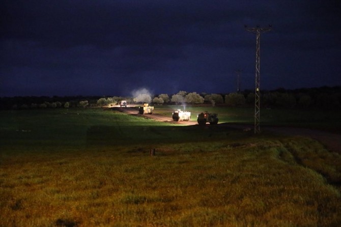 TSK’ya ait 300 askeri araç İdlib’e girdi