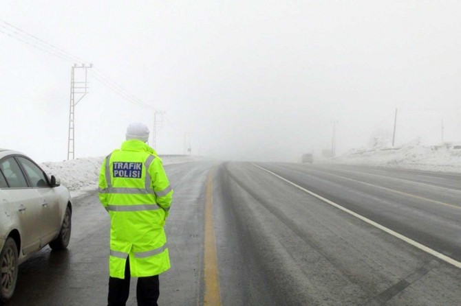 Tatvan-Van Karayolu tipi nedeniyle ulaşıma kapatıldı