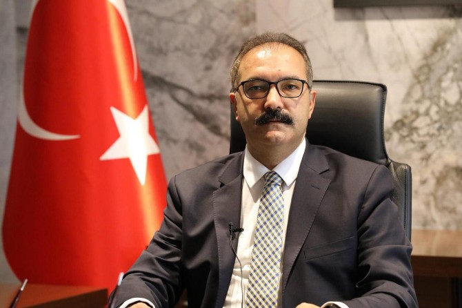 Gaziantep Üniversitesi Rektörü Gür'den iddialara yanıt