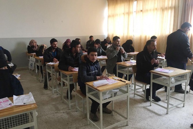 Tel Abyadlı öğrenciler üniversiteye geçiş sınavına girdi