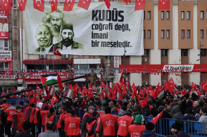 ​Sakarya Kent Meydanı’nda "Seninleyiz Kudüs" mitingi başladı