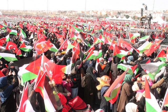 Li Stenbolê “Mîtînga Mezin a Qudsê” dest pê kir