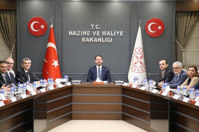Bakan Albayrak: Bankaların aldığı ücret ve komisyonlara standart getirildi