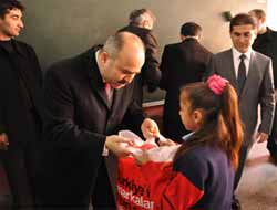 Siirt'e 8 Bin Çocuk Giydirildi