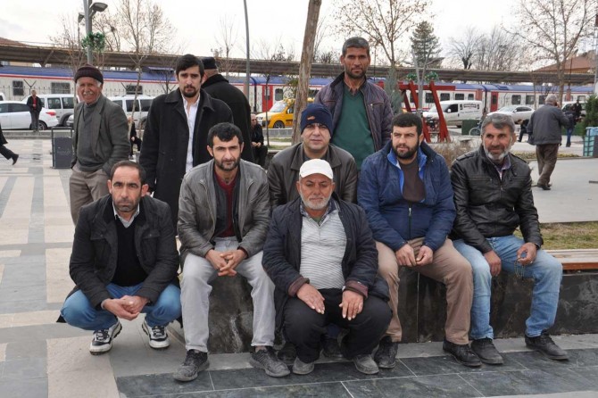 İşçi pazarında günübirlik yevmiye ile çalışan işçilerden yetkililere sitem