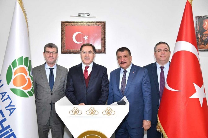 ​Kamu Başdenetçisi Şeref Malkoç, Malatya'da