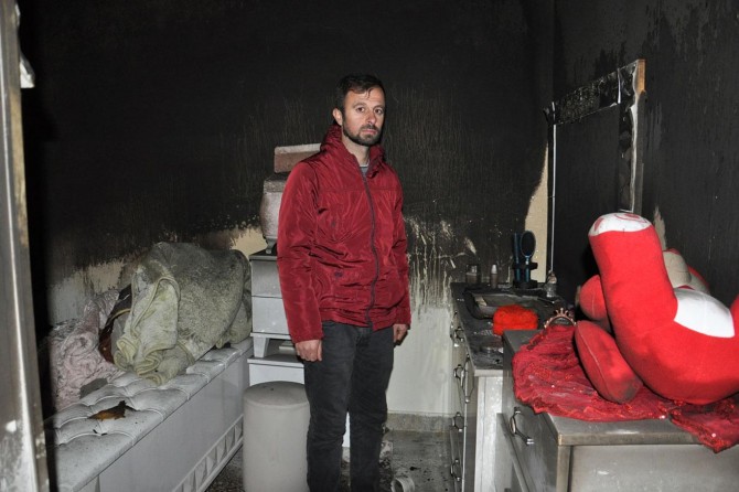 Yangında evlilik için aldığı tüm eşyaları yanan şahıs yardım bekliyor