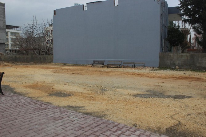 Adıyamanlı mahalle sakinleri, 30 bin nüfuslu mahalleye sosyal tesis yapılmasını istiyor