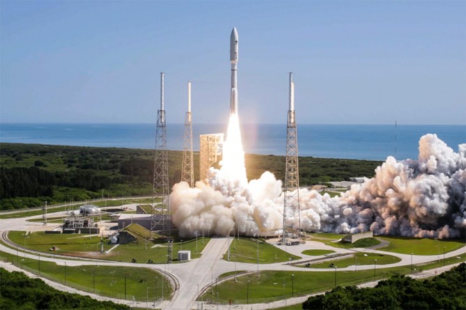 Avrupa Uzay Ajansı, Güneş'in kutup bölgelerini gözlemleyecek keşif uydusunu uzaya yolladı