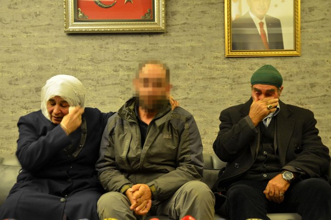 Evlat nöbetindeki ailelerden biri daha evladına kavuştu