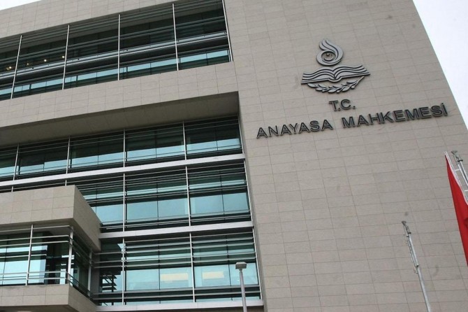 Anayasa Mahkemesinden 6 parti hakkında suç duyurusu kararı