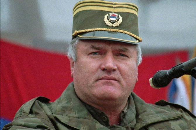 Ratko Mladîçê ku bi navê “Qasabê Bosna” dihat nasîn di girtîgehê de mir