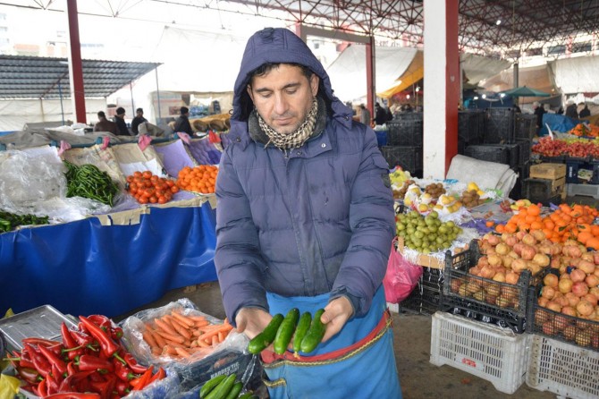 Siirt'te soğuk hava pazar esnafını vurdu