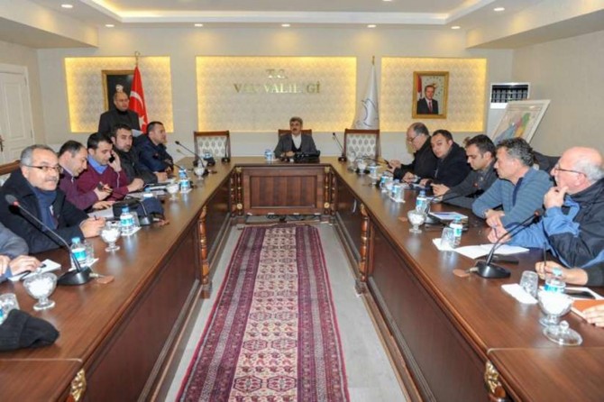 Van’da yoğun kar yağışı nedeniyle kriz masası oluşturuldu