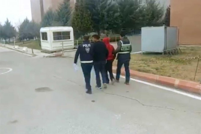 Gaziantep'te kadınların çantasını çalan 2 kişi tutuklandı