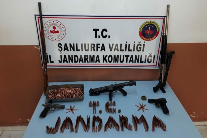 Şanlıurfa'da silah kaçakçılarına yönelik operasyonda silah ve mühimmat ele geçirildi