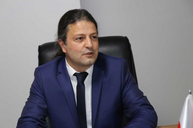 Malatya Kızılay Kan Bağış Merkezi Müdürü Turan: "15 dakikanızı ayırarak 3 kişiye can olun"