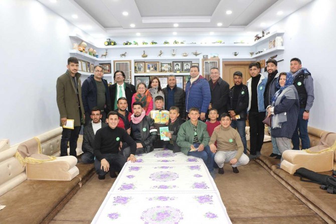 Bu mahallede sigara içine kız verilmiyor