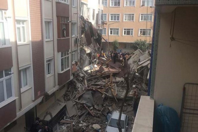 İstanbul Valiliğinden çöken binaya ilişkin açıklama