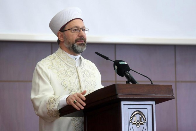 Erbaş: "Hizmetlerimizi daha ileriye taşımanın gayreti içerisindeyiz"