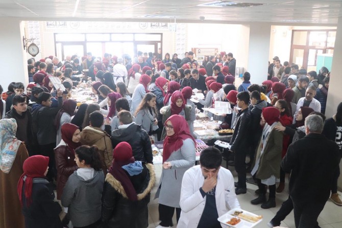 Mardinli öğrenciler İdlib yararına kermes açtı
