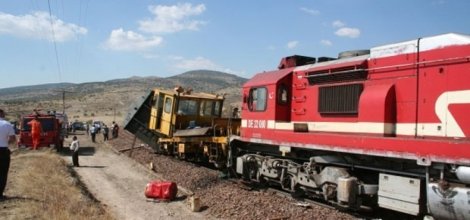 Elazığ'da trenler çarpıştı: 9 yaralı