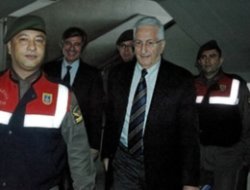 Çevik Bir'e Eşref Bitlis Sorgusu