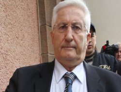 Çevik Bir'e Eşref Bitlis Sorgusu