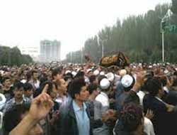 Çînê Xwest Dest Bideser Cenaza Alimê Ûygûr