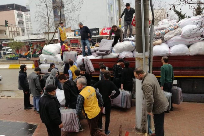 Hayırseverlerin İdlib'e yardımları devam ediyor