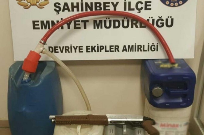 Halk otobüsünden yakıt çalan 2 kişi yakalandı