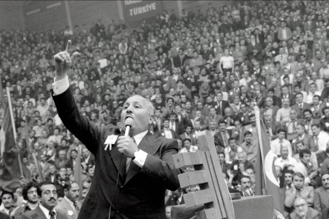 Prof. Dr. Necmettin Erbakan, rahmet ve minnetle anılıyor