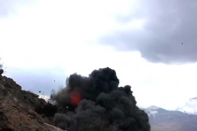 Siirt'te tespit edilen el yapımı patlayıcı imha edildi