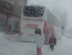 Bingöl-Erzurum Yolunda Mahsur Kaldılar Video