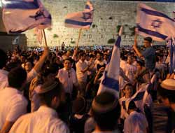 Yahûdiyan Êrîşî Camiya Dawûd Pêxmember Kir